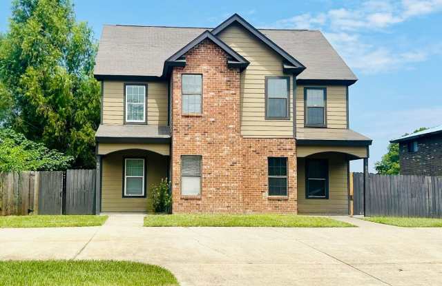 Rare 4BR Apartment with Private Yard Near Medical District! photos photos