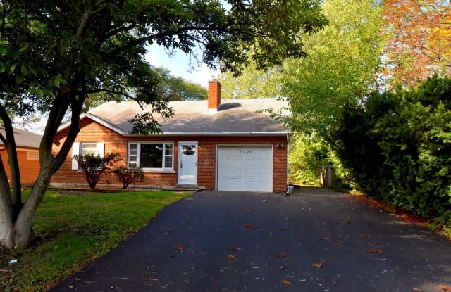 5520 S COUNTY LINE Road - 5520 South County Line Road, Hinsdale, IL 60521