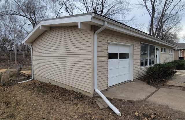 2815 Collin St - 2815 South Collin Avenue, Independence, MO 64052