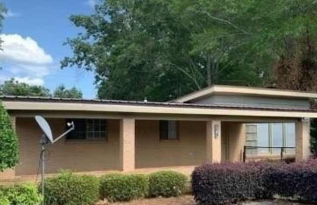 160 Cown Drive - 160 Cown Drive, Loganville, GA 30052