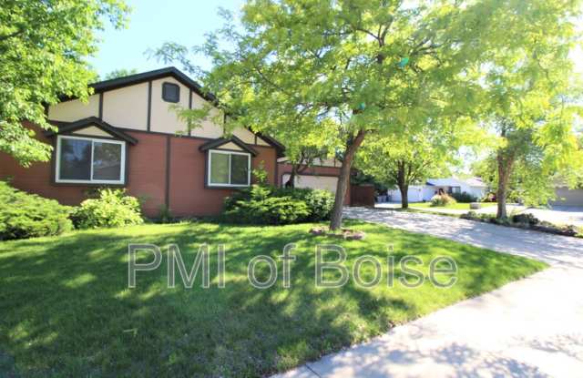 11743 W Powderhorn Ct Gallery 2