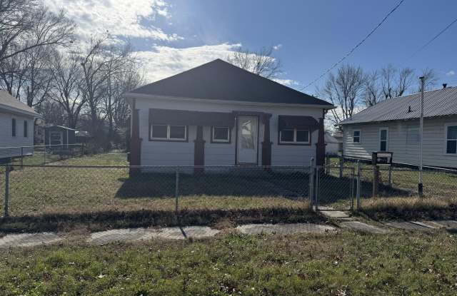 313 E 17th Street - 313 East 17th Street, Baxter Springs, KS 66713