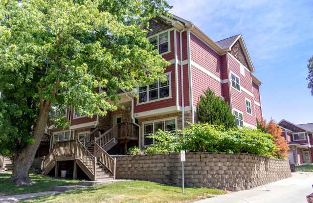 $2,550 | 3 Bedroom, 3.5 Bathroom Multi Floor Town Home | No Pets | Available for August 1st, 2027 Move In! Gallery 3