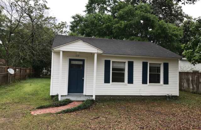 1114 N 48th Ave Pensacola. MOVE IN SPECIAL: HALF OFF first full month of rent!!! photos photos