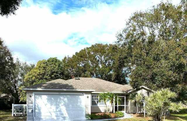 915 11TH TERR TERRACE - 915 11th Terrace, Vero Beach South, FL 32960