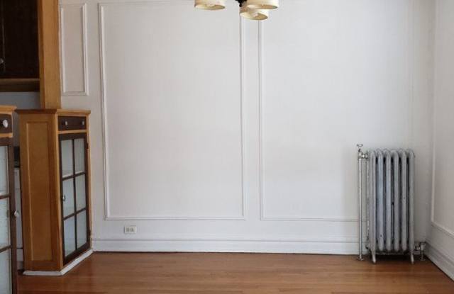 1600 West Granville Avenue Gallery 4