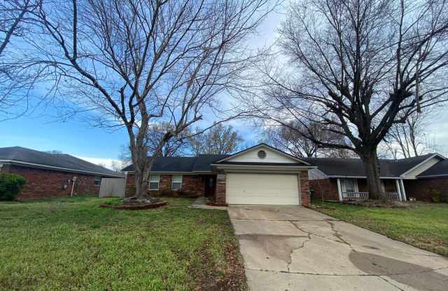 3 bed 2 bath 2 car garage house, freshly repainted photos photos