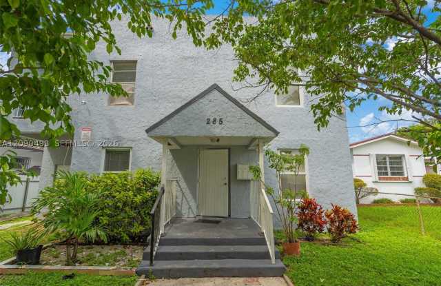 285 NW 44th St photos photos