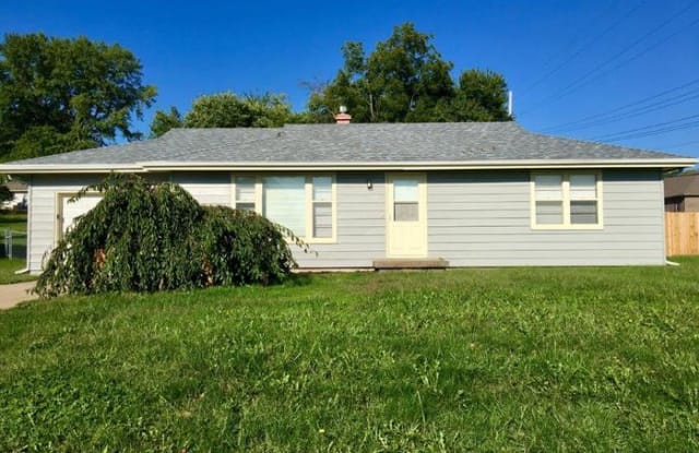 100 South Lacy Road - 100 S Lacy Rd, Independence, MO 64050
