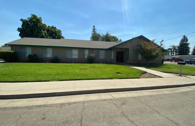 Charming Home for rent in Exeter, Ca - 400 Sequoia Drive, Exeter, CA 93221