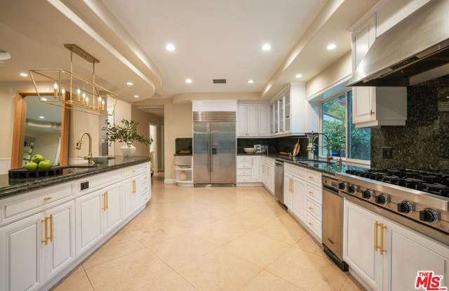 16633 Park Lane Circle - 16633 Park Lane Circle, Los Angeles, CA 90049