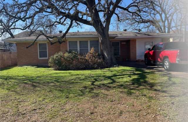 4400 Oaklawn Street photos photos