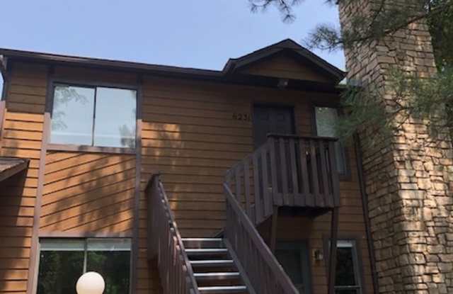 Spacious 1 bed/1bath/garage w fireplace. photos photos