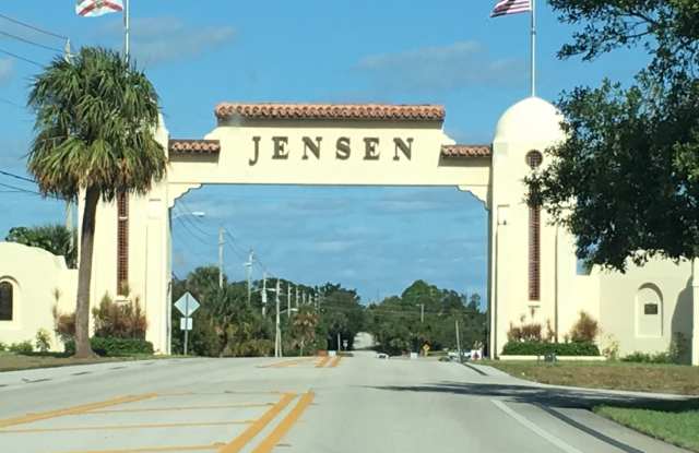 1515 Northeast Beacon Drive photos photos 1515 Northeast Beacon Drive photos photos