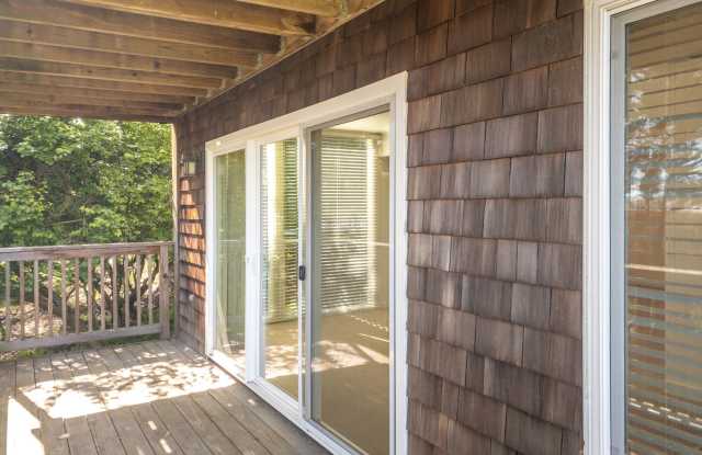 2BR/1BA Covered Parking + W/D + Deck + Views PROGRESSIVE Gallery 4