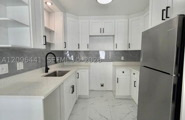 797 Crystal Lake Dr Gallery 4