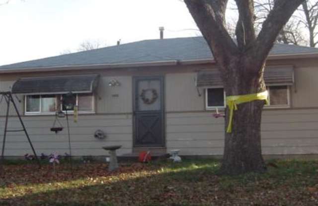 Two-Bedroom, One Bath House photos photos