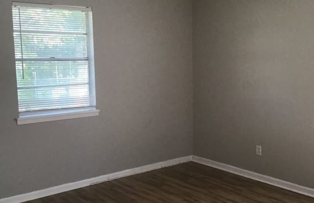605 South 25th St - 605 25th Street, Copperas Cove, TX 76522