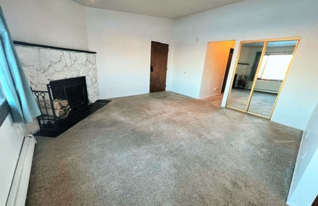 Spacious & Bright Top Floor Condo in East Anchorage, Close to Base + W/D In Unit! photos photos