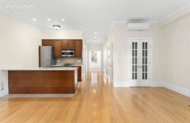 152 Ninth Avenue Gallery 2