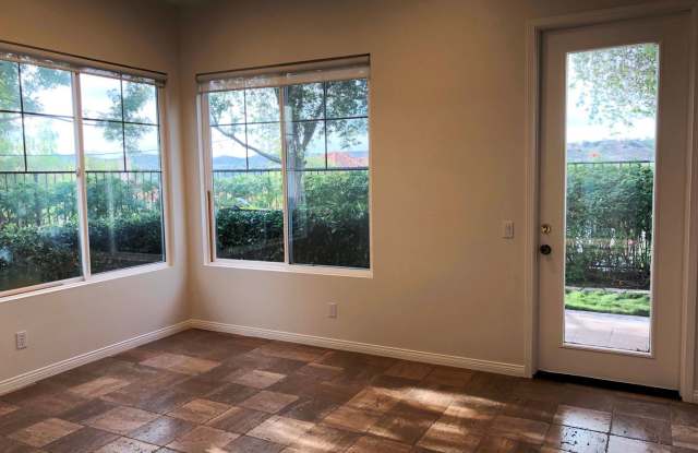 7 Yale Ct. Gallery 4