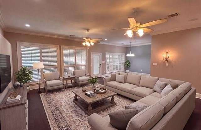 715 WINTERBERRY Drive Gallery 2
