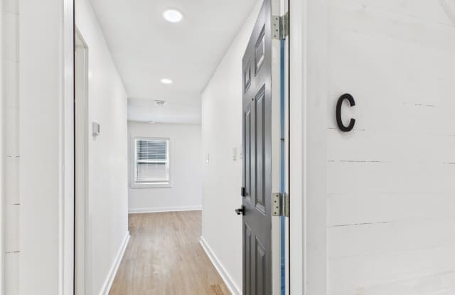 607 Foch Street Gallery 2
