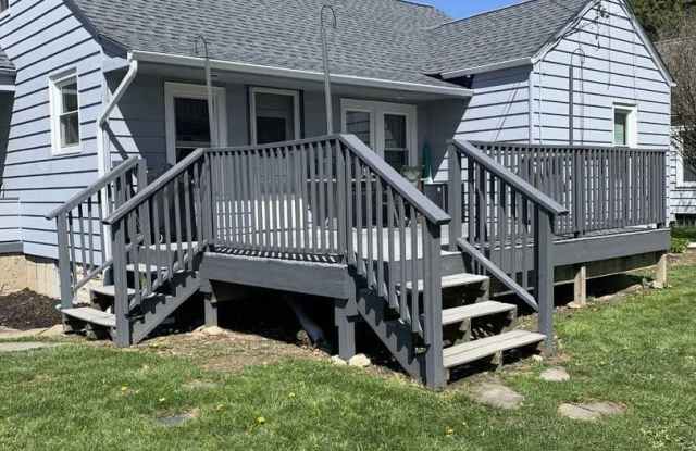 534 N Buhl Farm Drive Gallery 2