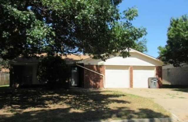 2306 NW 75th -AVAILABLE NOW! - 2306 Northwest 75th Street, Lawton, OK 73505