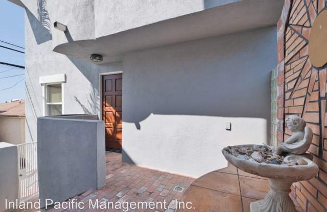 3220 Crest Drive Gallery 2