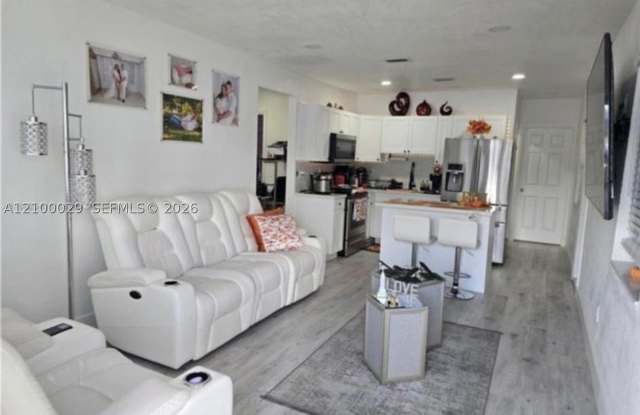 3080 NW 48th Ter Gallery 2