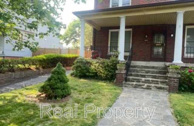 1241 Monroe St NE photos photos