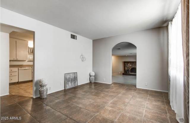 6445 S 32nd Street Gallery 3