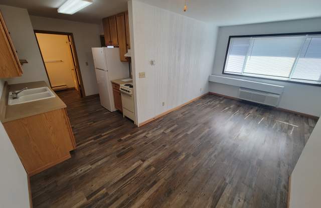 1711 La Cres St - 1711 La Crescent Street, French Island, WI 54603