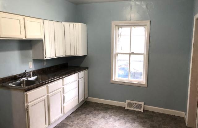 610 Chicago Ave photos photos