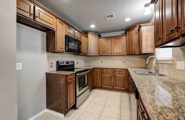 Move in Special !! $250 Off your First Full Month Rent! Beautiful Large 4BD/2BTH Home Near Tinker AFB! - 7312 Southeast 15th Street, Midwest City, OK 73110