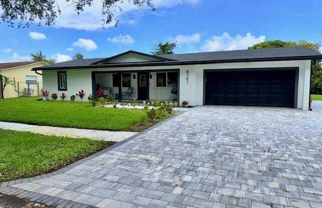 4101 NW 10th Street photos photos