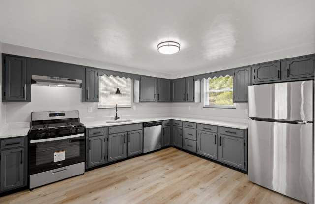 MOVE IN SPECIAL! SCORE HALF OFF 1ST MONTH'S RENT IF SIGNED BY NOV. 15! Stunning 2 bedroom home in Mckees Rocks available November 15! - 1417 Fleming Avenue, Allegheny County, PA 15136 MOVE IN SPECIAL! SCORE HALF OFF 1ST MONTH'S RENT IF SIGNED BY NOV. 15! Stunning 2 bedroom home in Mckees Rocks available November 15! - 1417 Fleming Avenue, Allegheny County, PA 15136