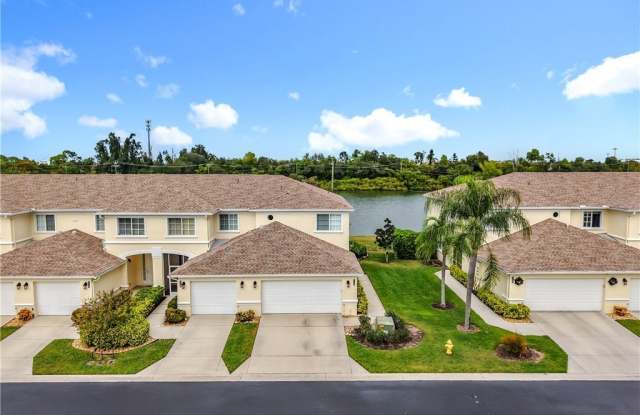 13140 Broadhurst Loop unit: 306 photos photos