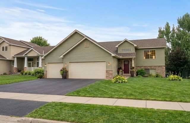 Spacious 5BR House in Belle Plaine Gallery 1