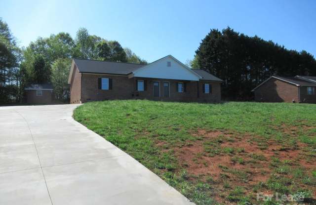 174 Glen Gar Drive - 174 Glen-Gar Drive, Gaston County, NC 28092 174 Glen Gar Drive - 174 Glen-Gar Drive, Gaston County, NC 28092