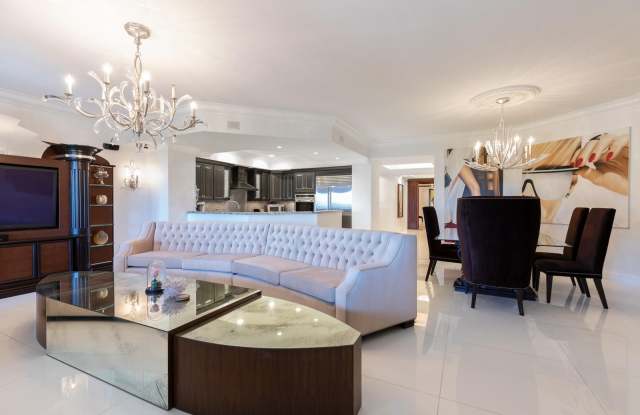 1 N Ocean Boulevard Gallery 4