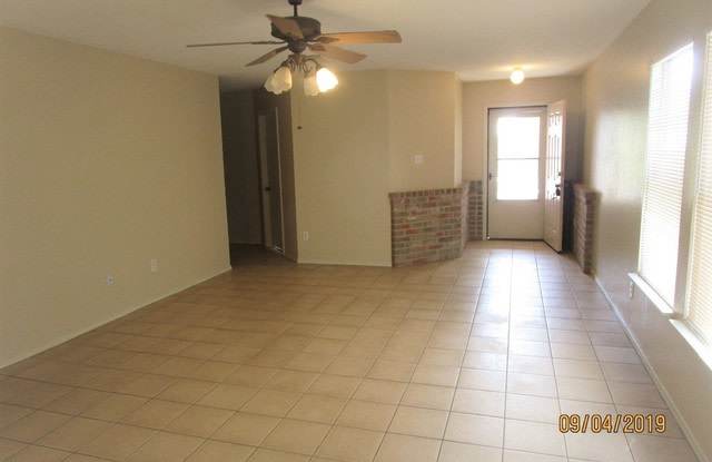 323 TERRITORY OAK Gallery 3
