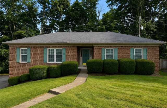 1112 Pepperhill Circle Gallery 1
