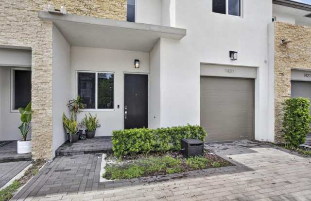 1431 PIONEER Way Gallery 2