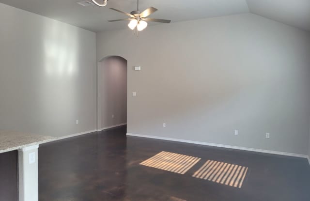3/2 Duplex in Seguin Gallery 2