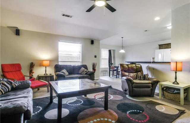 4812 Bluebird Ln Gallery 2