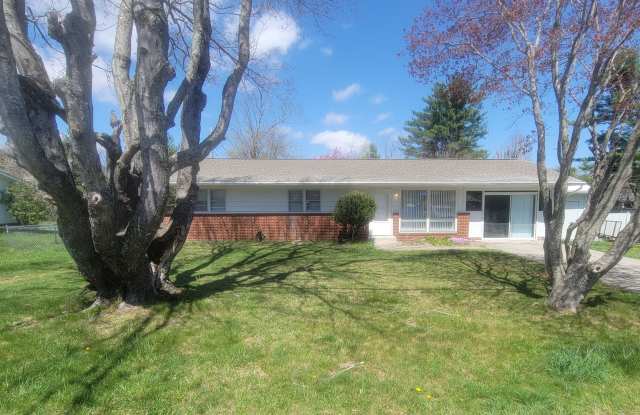 833 Greenway Drive photos photos
