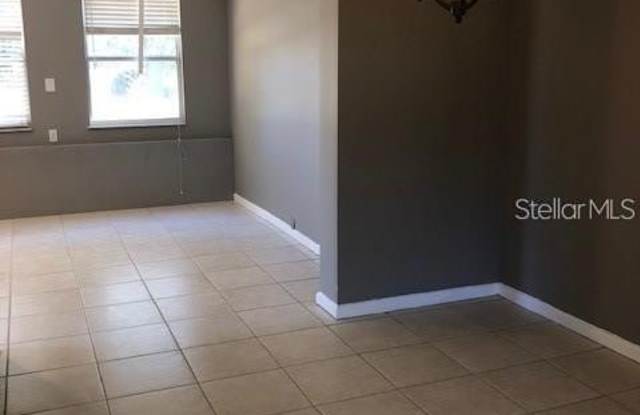 2913 LAKE LOUISE Drive Gallery 4