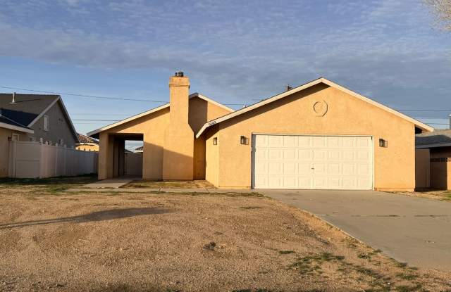 3+2 with garage - 9143 Evelyn Avenue, California City, CA 93505